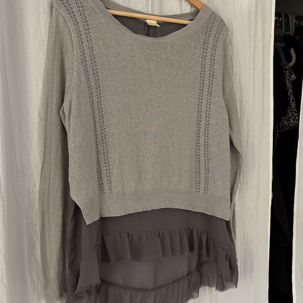 Gray Layered Sweater with Ruffle Hem